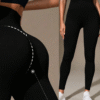 Seamless total black