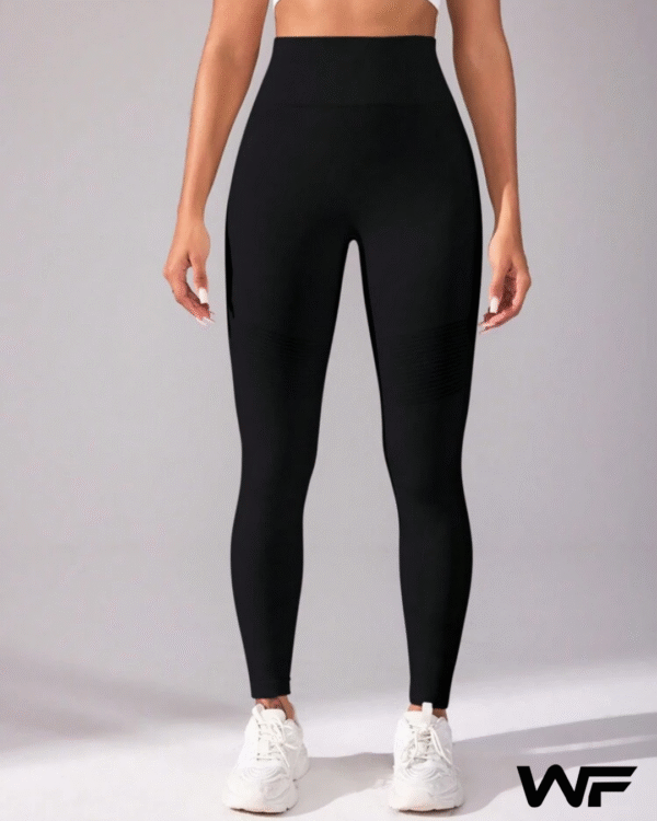 Seamless total black